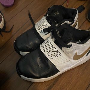 Nike boys shoes size 1